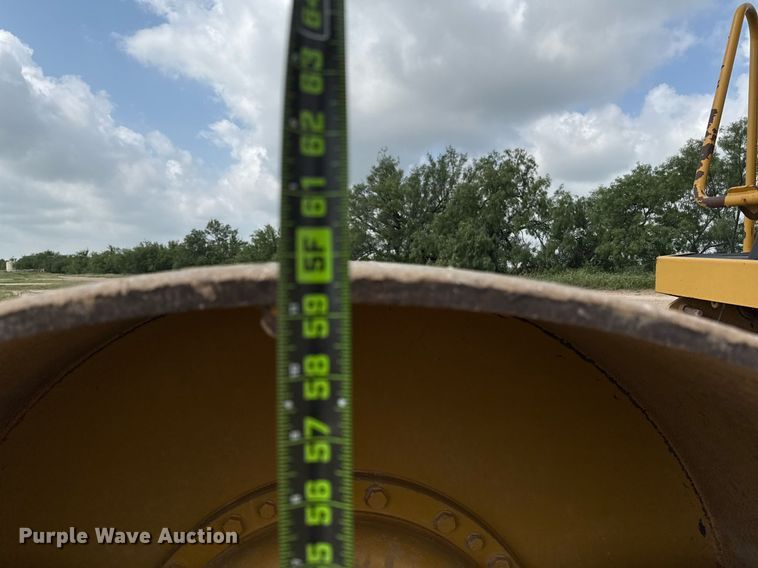 image for item ED5717 2007 Caterpillar CS-533E single drum vibratory roller