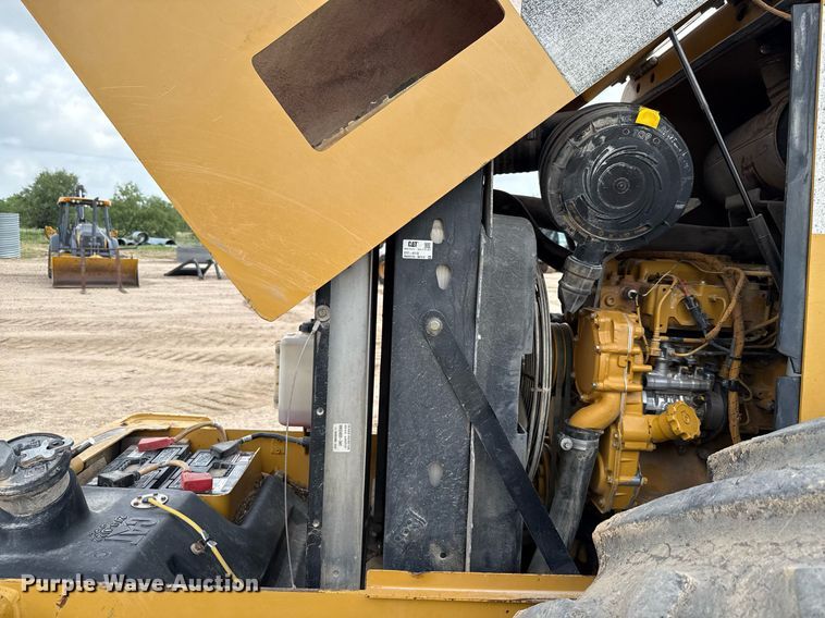 image for item ED5717 2007 Caterpillar CS-533E single drum vibratory roller