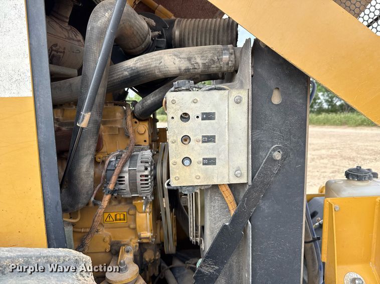 image for item ED5717 2007 Caterpillar CS-533E single drum vibratory roller