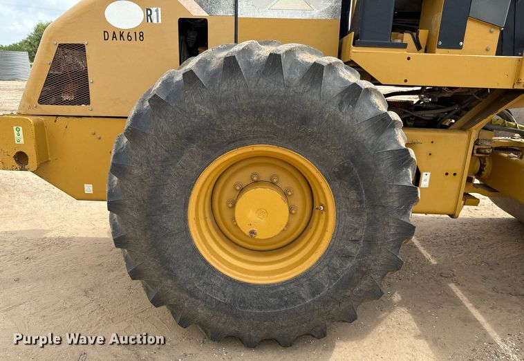 image for item ED5717 2007 Caterpillar CS-533E single drum vibratory roller