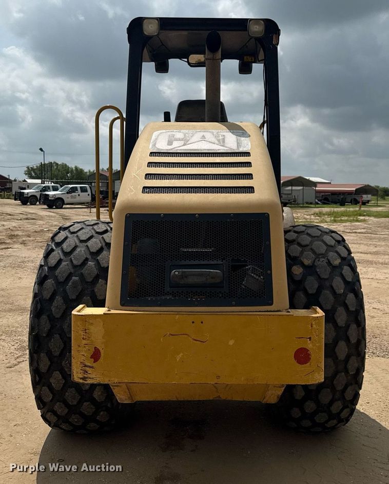 image for item ED5718 2007 Caterpillar CS-533E single drum vibratory roller