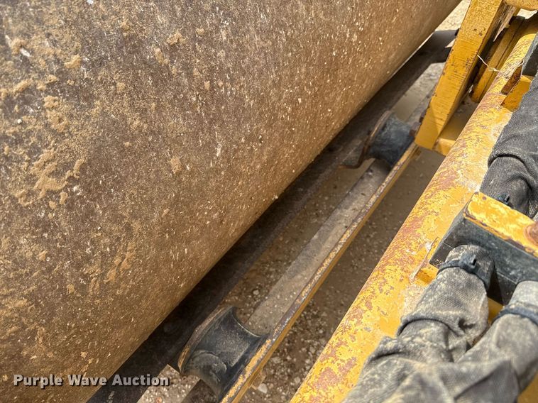 image for item ED5718 2007 Caterpillar CS-533E single drum vibratory roller