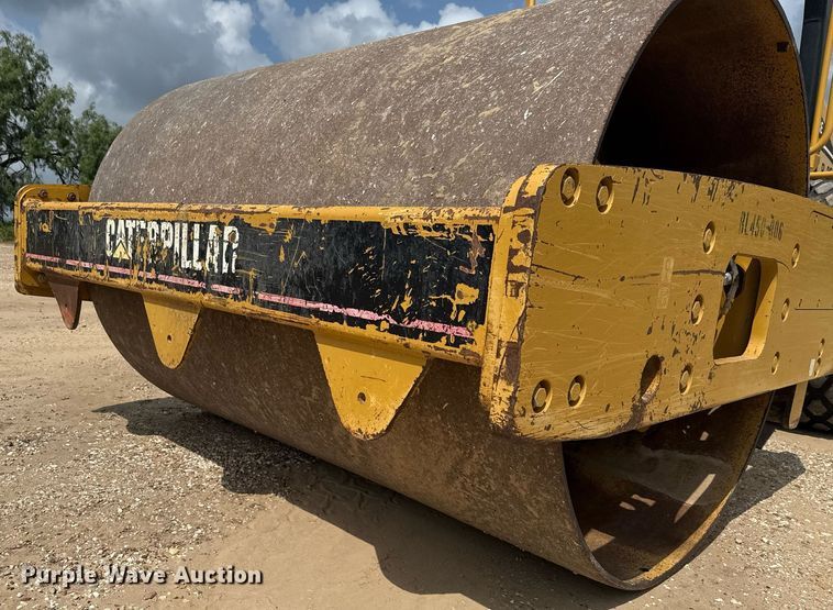 image for item ED5718 2007 Caterpillar CS-533E single drum vibratory roller