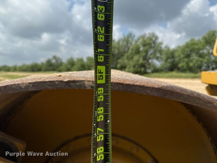 image for item ED5718 2007 Caterpillar CS-533E single drum vibratory roller