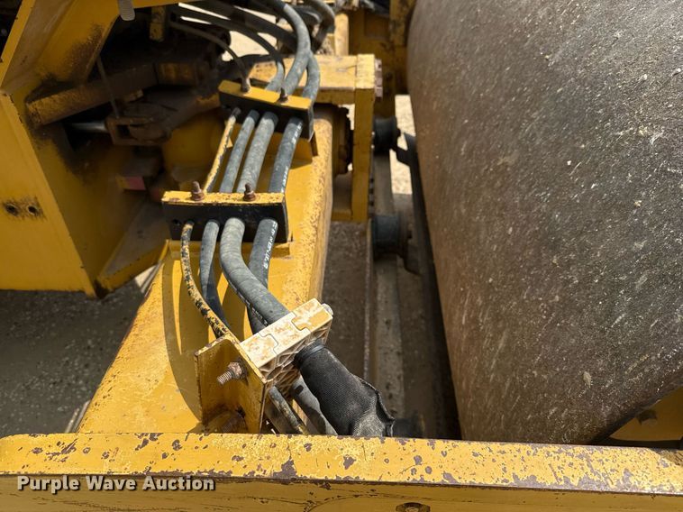 image for item ED5718 2007 Caterpillar CS-533E single drum vibratory roller