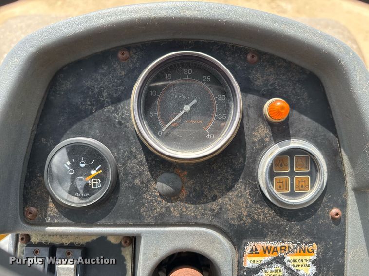 image for item ED5718 2007 Caterpillar CS-533E single drum vibratory roller