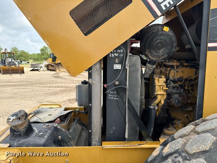 image for item ED5718 2007 Caterpillar CS-533E single drum vibratory roller