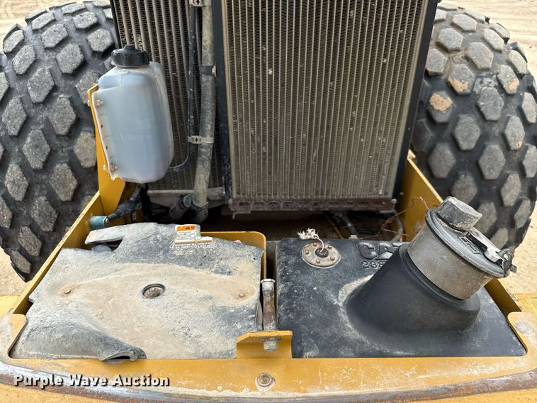 image for item ED5718 2007 Caterpillar CS-533E single drum vibratory roller