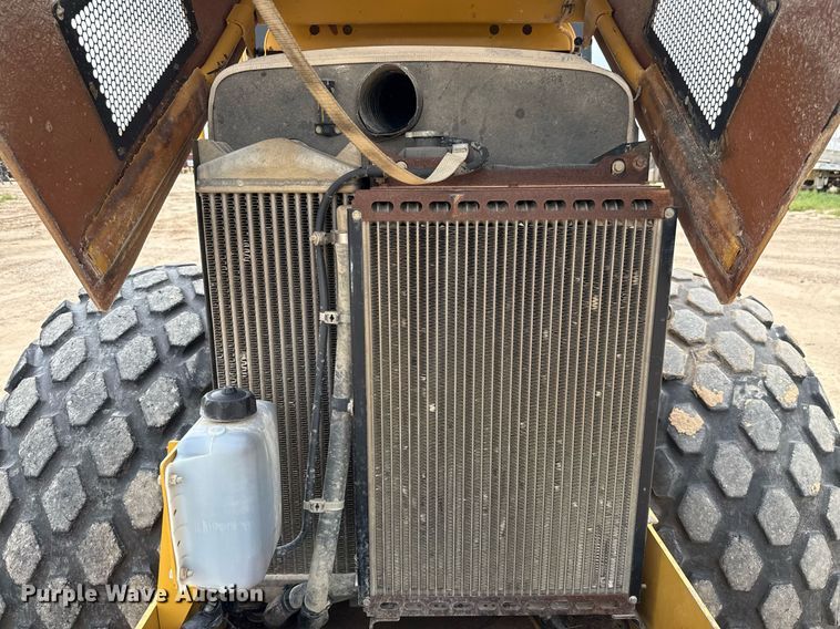 image for item ED5718 2007 Caterpillar CS-533E single drum vibratory roller