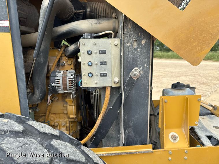 image for item ED5718 2007 Caterpillar CS-533E single drum vibratory roller