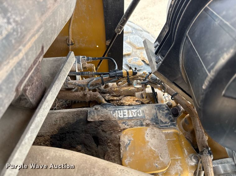 image for item ED5718 2007 Caterpillar CS-533E single drum vibratory roller