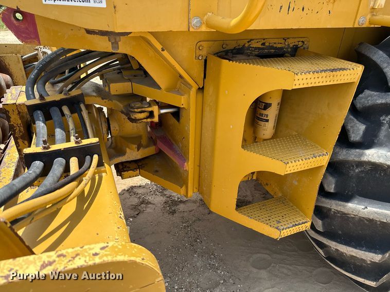 image for item ED5719 2005 Caterpillar CP-563E single drum vibratory roller