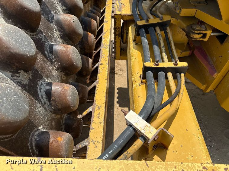 image for item ED5719 2005 Caterpillar CP-563E single drum vibratory roller