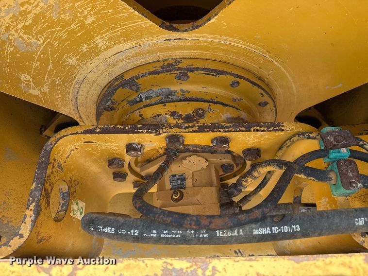 image for item ED5719 2005 Caterpillar CP-563E single drum vibratory roller