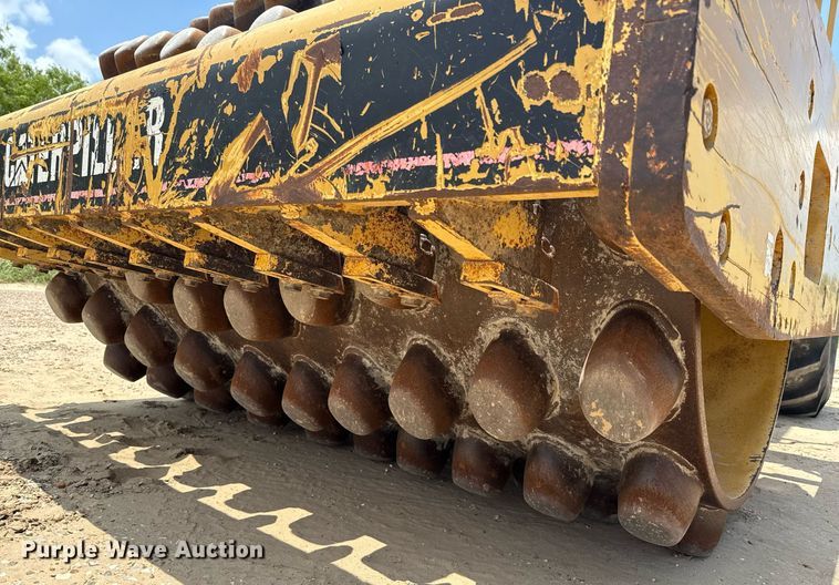 image for item ED5719 2005 Caterpillar CP-563E single drum vibratory roller