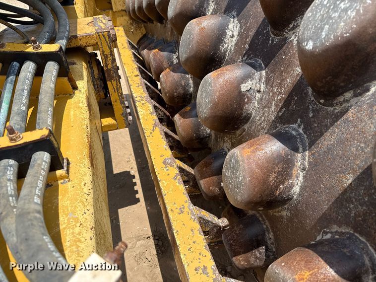 image for item ED5719 2005 Caterpillar CP-563E single drum vibratory roller