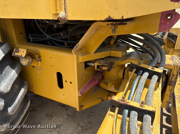 image for item ED5719 2005 Caterpillar CP-563E single drum vibratory roller