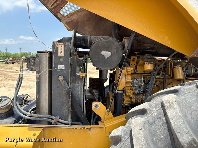 image for item ED5719 2005 Caterpillar CP-563E single drum vibratory roller