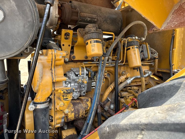 image for item ED5719 2005 Caterpillar CP-563E single drum vibratory roller