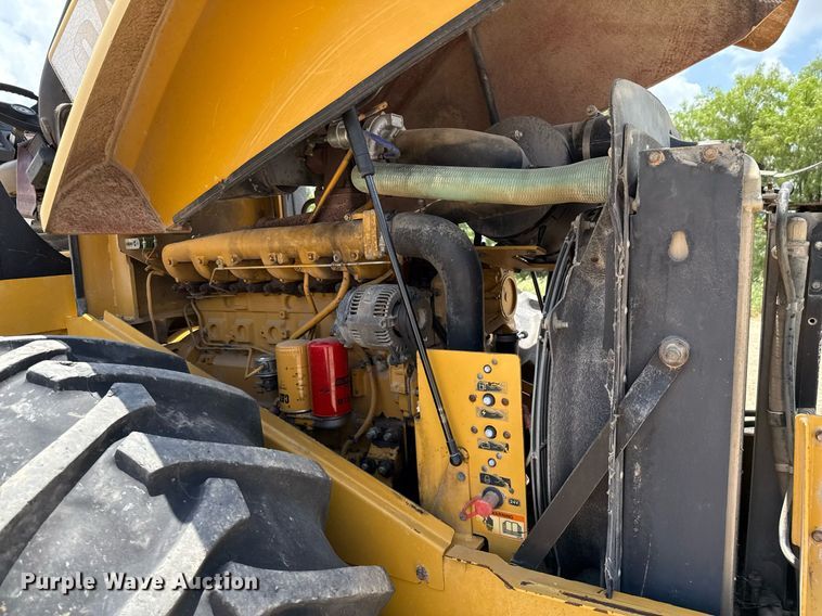 image for item ED5719 2005 Caterpillar CP-563E single drum vibratory roller