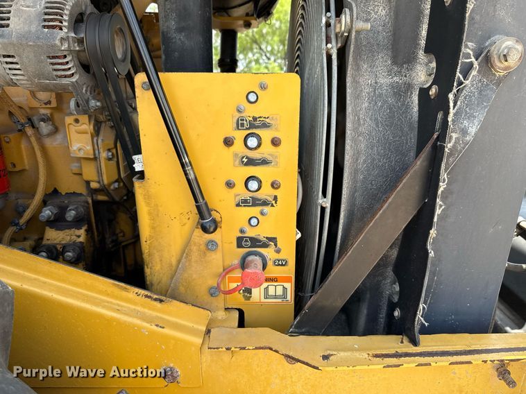 image for item ED5719 2005 Caterpillar CP-563E single drum vibratory roller