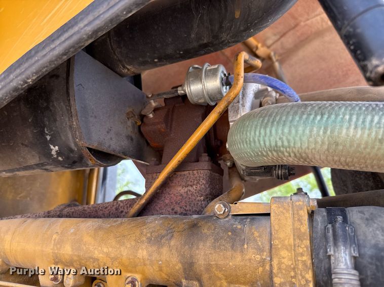 image for item ED5719 2005 Caterpillar CP-563E single drum vibratory roller