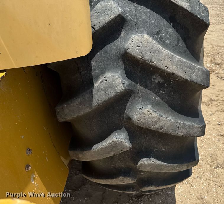 image for item ED5719 2005 Caterpillar CP-563E single drum vibratory roller