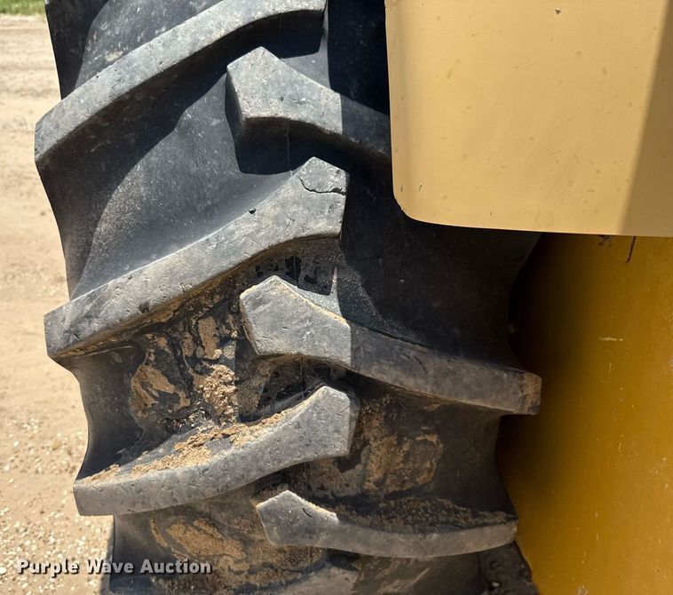 image for item ED5719 2005 Caterpillar CP-563E single drum vibratory roller