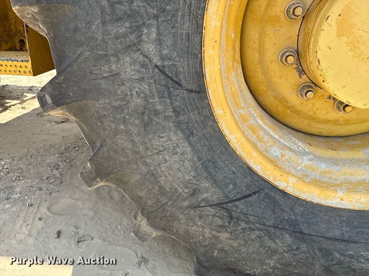 image for item ED5719 2005 Caterpillar CP-563E single drum vibratory roller