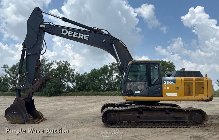 image for item ED5720 2012 John Deere 250G LC excavator
