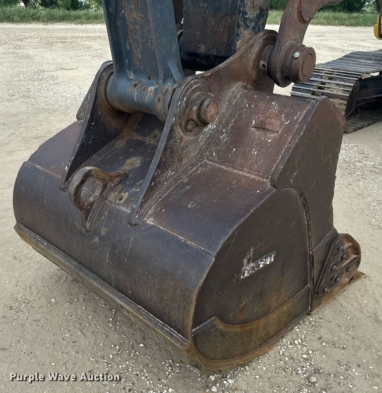 image for item ED5720 2012 John Deere 250G LC excavator