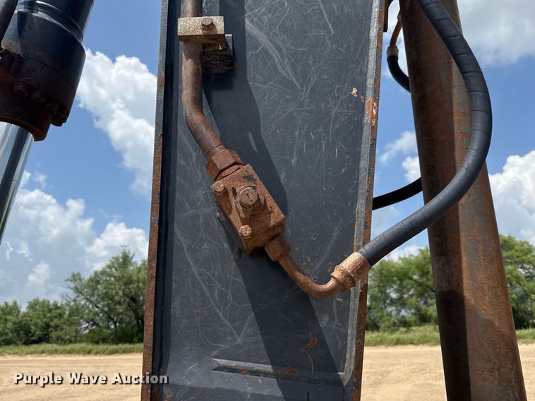 image for item ED5720 2012 John Deere 250G LC excavator