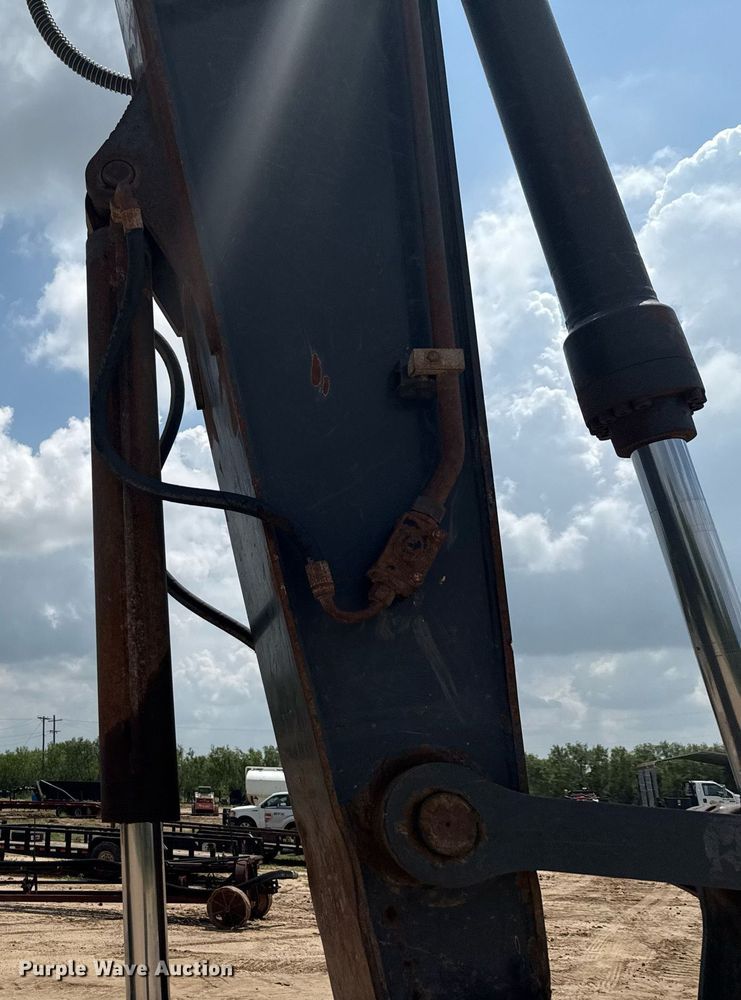 image for item ED5720 2012 John Deere 250G LC excavator