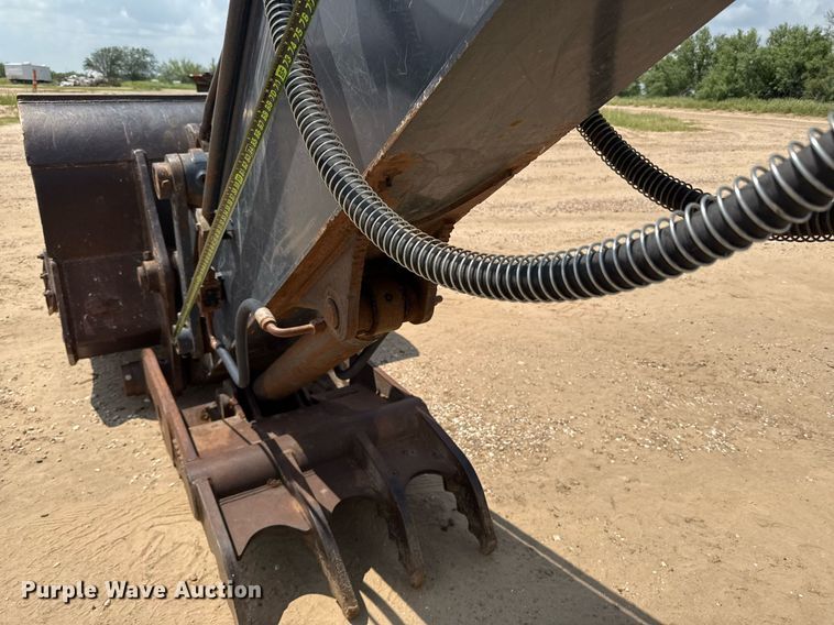 image for item ED5720 2012 John Deere 250G LC excavator