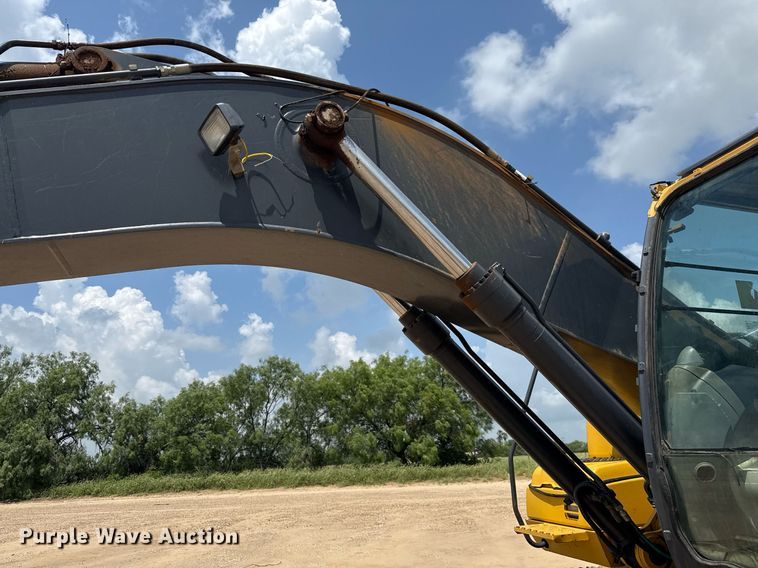 image for item ED5720 2012 John Deere 250G LC excavator