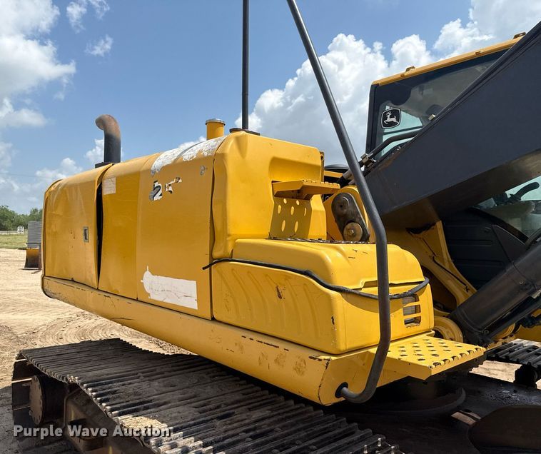 image for item ED5720 2012 John Deere 250G LC excavator