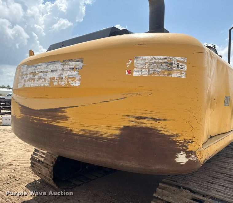 image for item ED5720 2012 John Deere 250G LC excavator