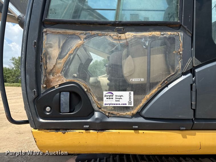 image for item ED5720 2012 John Deere 250G LC excavator
