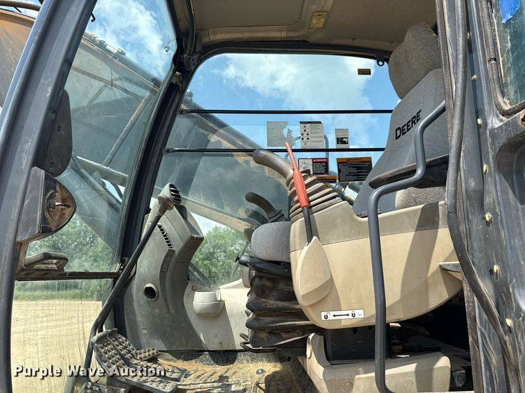 image for item ED5720 2012 John Deere 250G LC excavator