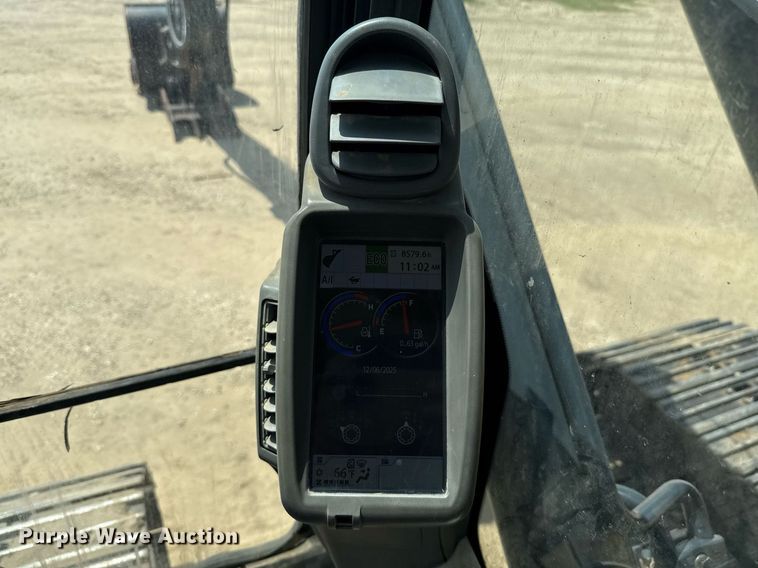 image for item ED5720 2012 John Deere 250G LC excavator