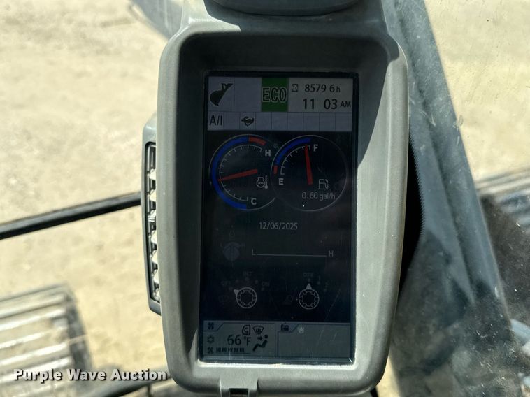 image for item ED5720 2012 John Deere 250G LC excavator