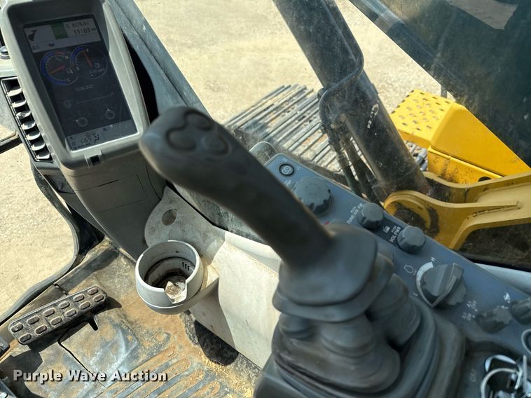 image for item ED5720 2012 John Deere 250G LC excavator