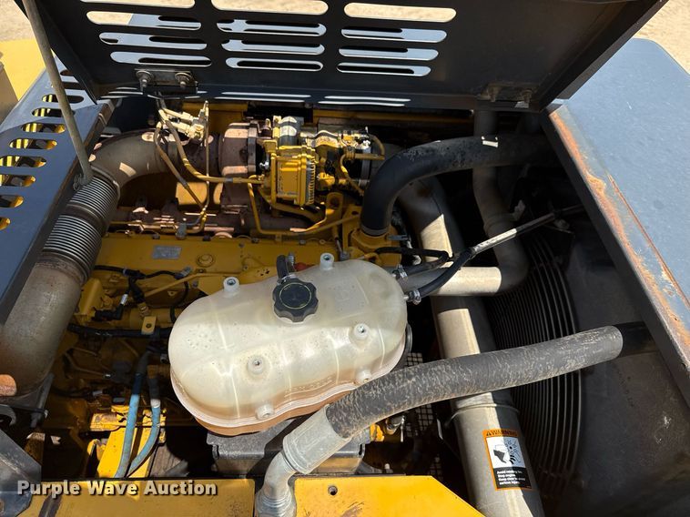 image for item ED5720 2012 John Deere 250G LC excavator