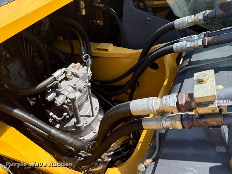 image for item ED5720 2012 John Deere 250G LC excavator