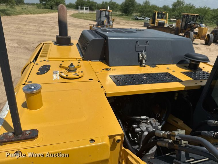 image for item ED5720 2012 John Deere 250G LC excavator