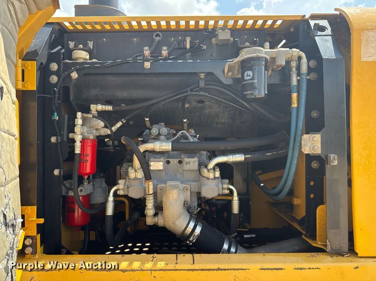 image for item ED5720 2012 John Deere 250G LC excavator