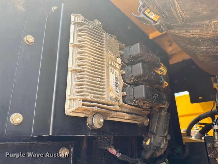 image for item ED5720 2012 John Deere 250G LC excavator