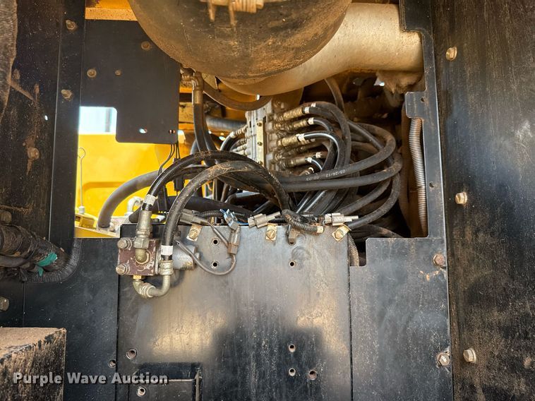 image for item ED5720 2012 John Deere 250G LC excavator