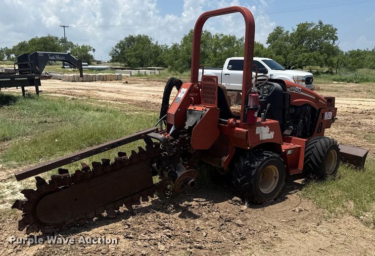 image for item ED5722 2004 Ditch Witch RT40 trencher