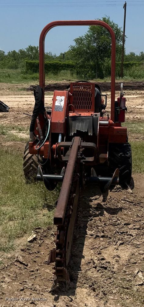 image for item ED5722 2004 Ditch Witch RT40 trencher